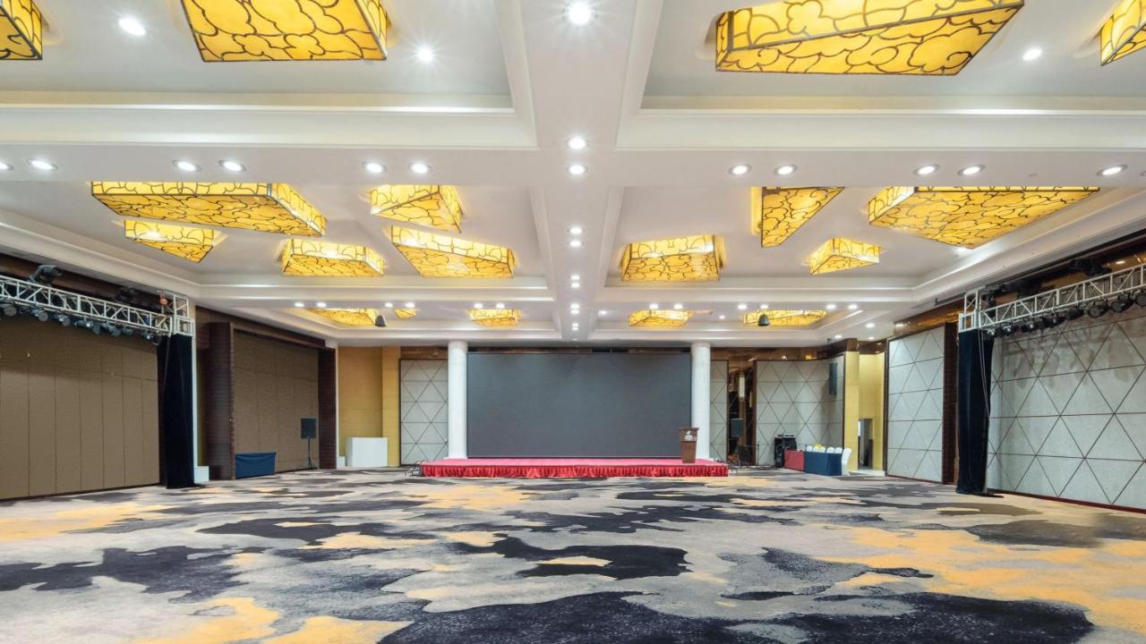 Holiday Inn Shijiazhuang Central By Ihg Экстерьер фото