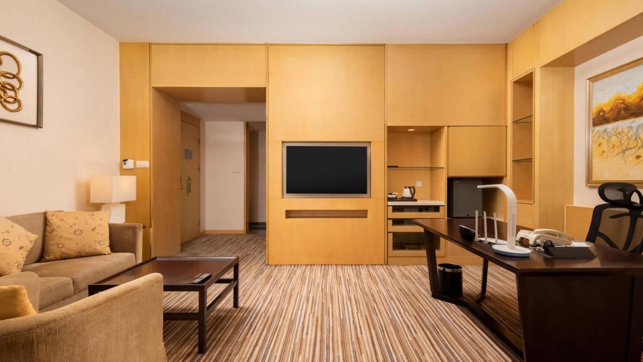 Holiday Inn Shijiazhuang Central By Ihg Экстерьер фото