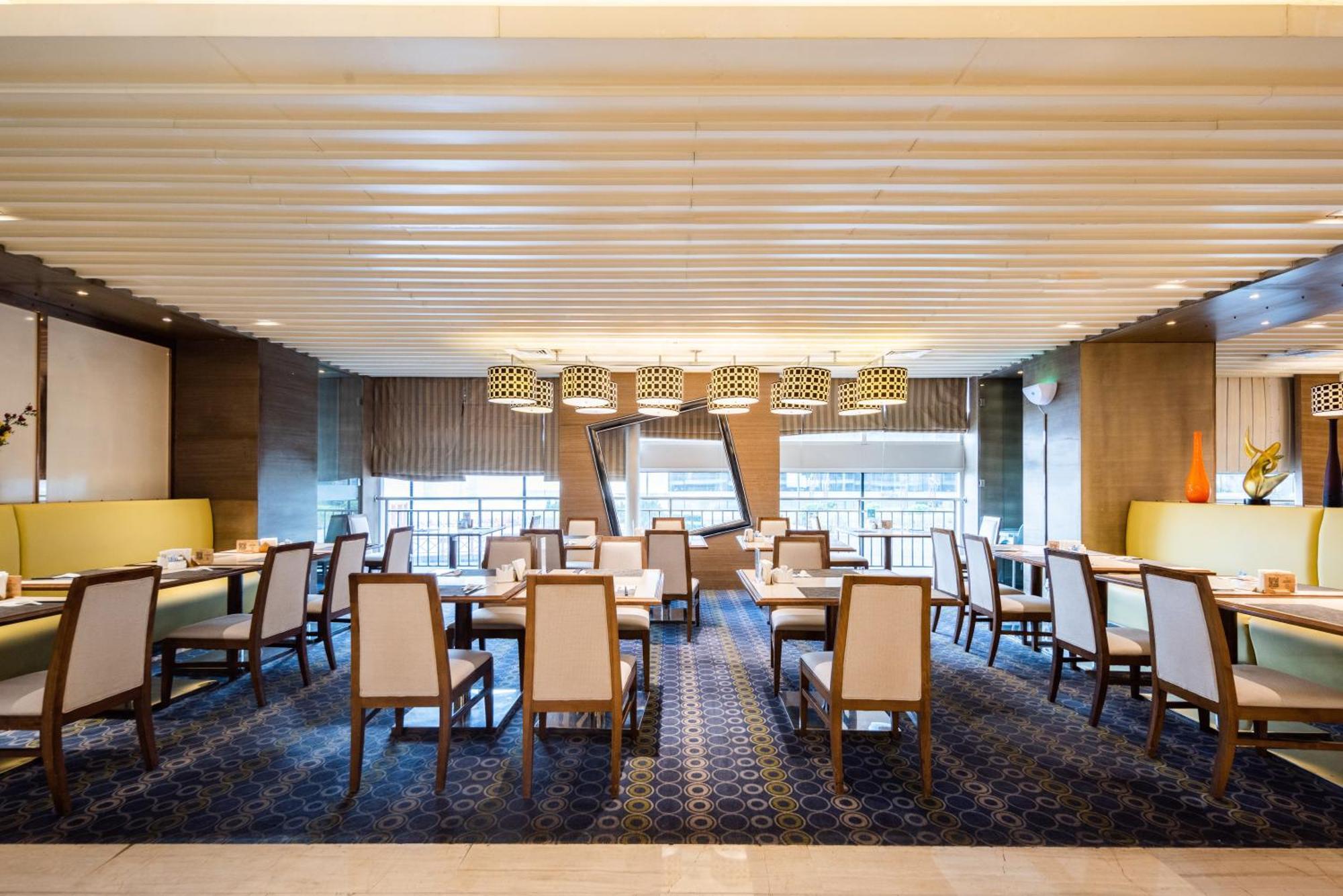 Holiday Inn Shijiazhuang Central By Ihg Экстерьер фото